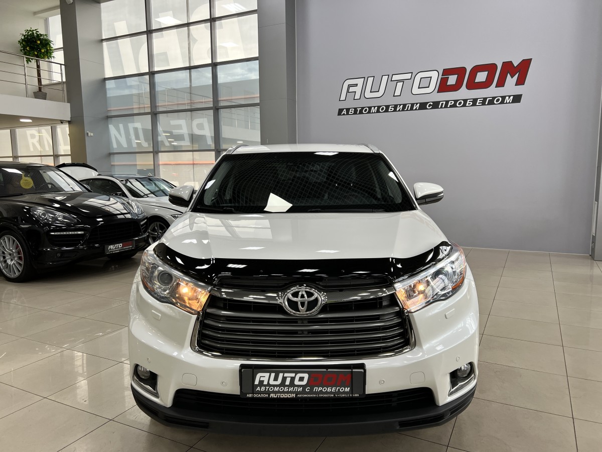 Автосалон - Toyota Highlander, 2014 г.